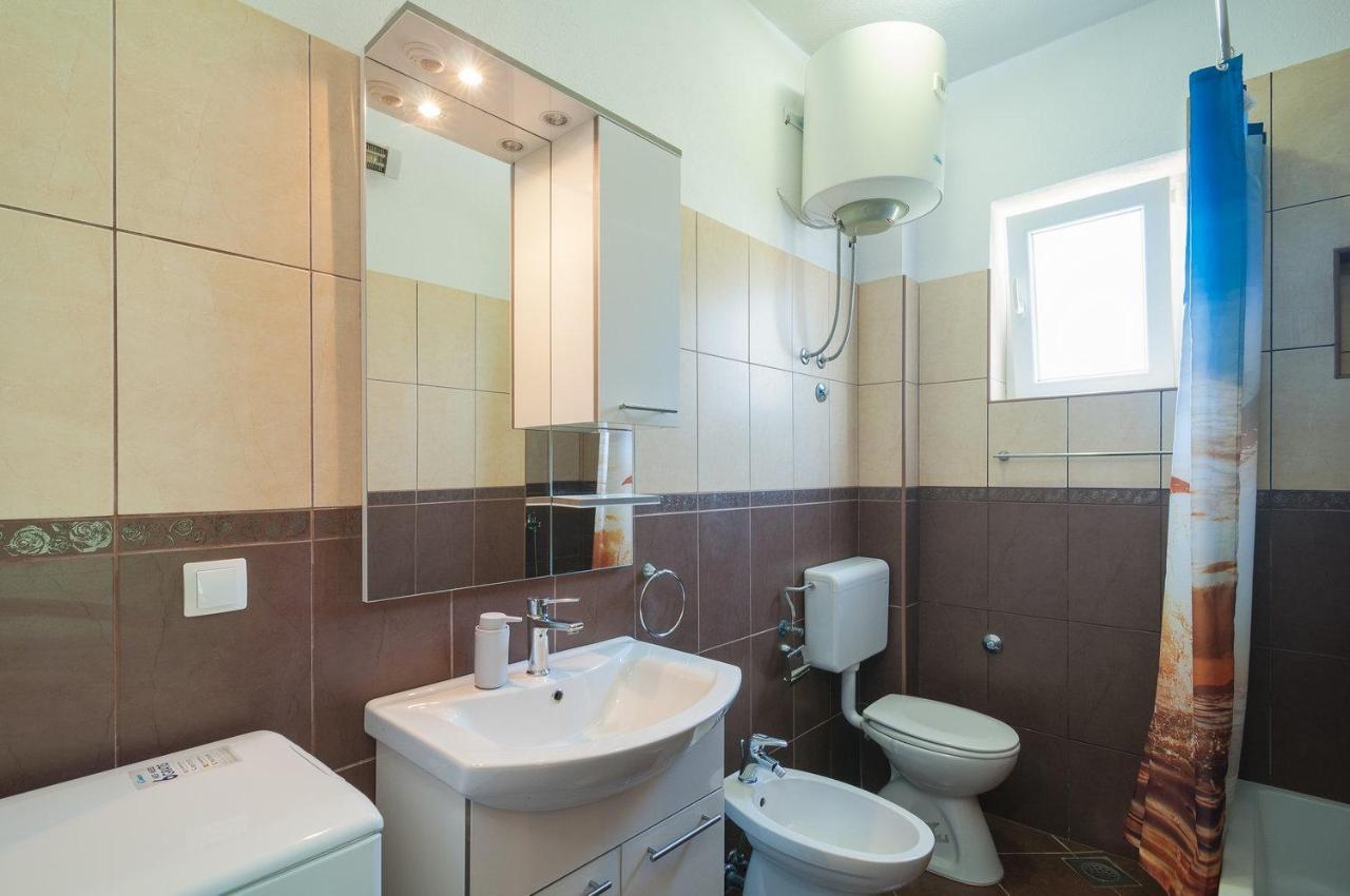 Apartman Neven Podgora Exterior foto